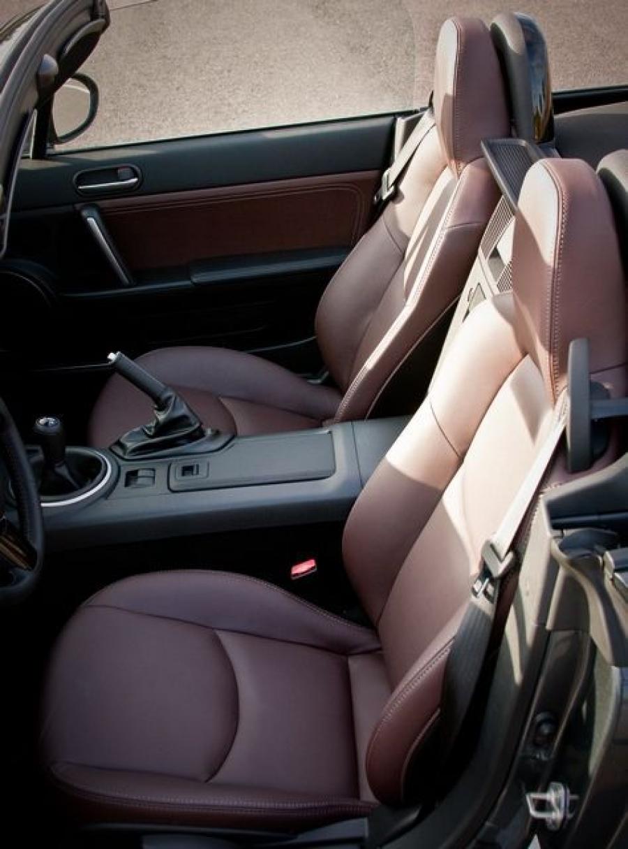  Mazda MX-5 Phoenix Reloaded 2012 года  (фото 4 из 7)